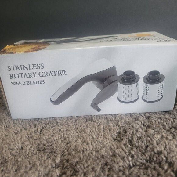 Kitchen Gadget Bundle -Zakarian Mandoline, Onion Bloom Kit, Rotary Cheese Grater - Picture 3 of 11